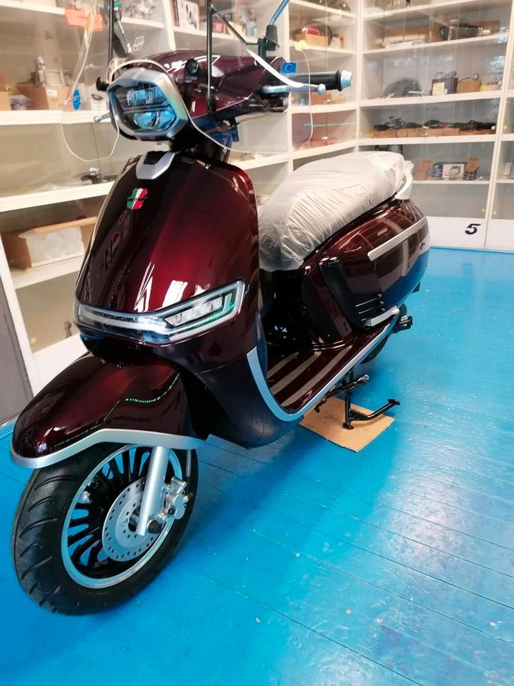 GTS SCOOTERS, Fietsen en Brommers, Scooters | Overige merken, Nieuw, Benzine, Ophalen of Verzenden