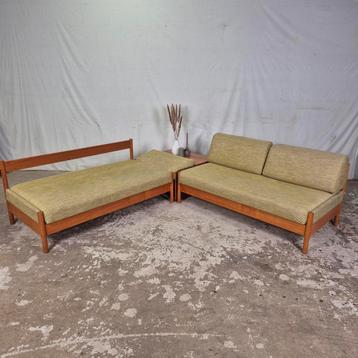 Vintage Deense zithoek, daybed, slaapbank, sofa, hoekbank beschikbaar voor biedingen