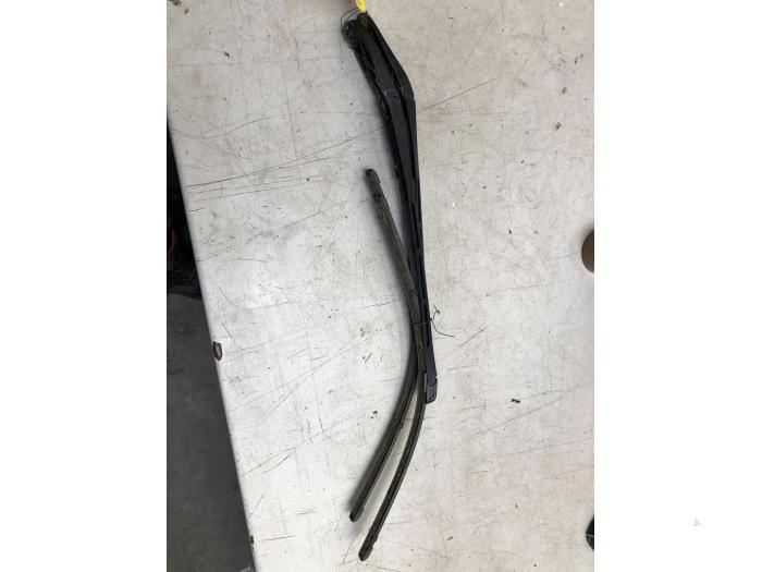 Ruitenwisserarm voor van een Audi A8, Auto-onderdelen, Ruiten en Toebehoren, Ophalen of Verzenden, 3 maanden garantie, Gebruikt