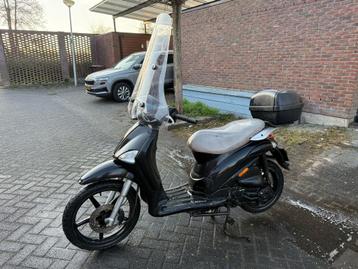 Vespa piaggio beschikbaar voor biedingen