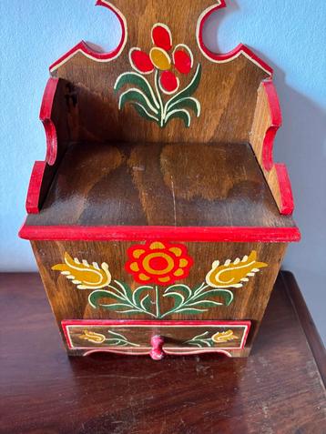 Vintage Houten Wandkastje met Lade beschikbaar voor biedingen