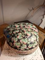 Grote oude chinese pot in de vorm van een perzik, Ophalen