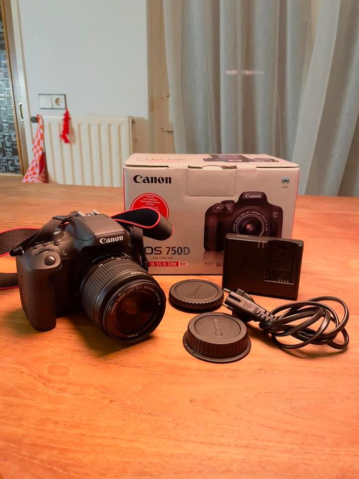 Canon EOS 750D + twee lenzen, Audio, Tv en Foto, Fotocamera's Digitaal, Zo goed als nieuw, Canon, 8 keer of meer, Ophalen