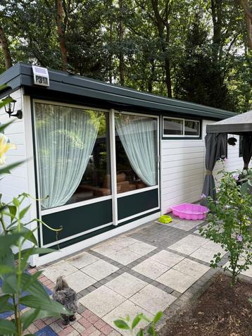 Te koop, leuk huisje in een bosrijke omgeving beschikbaar voor biedingen