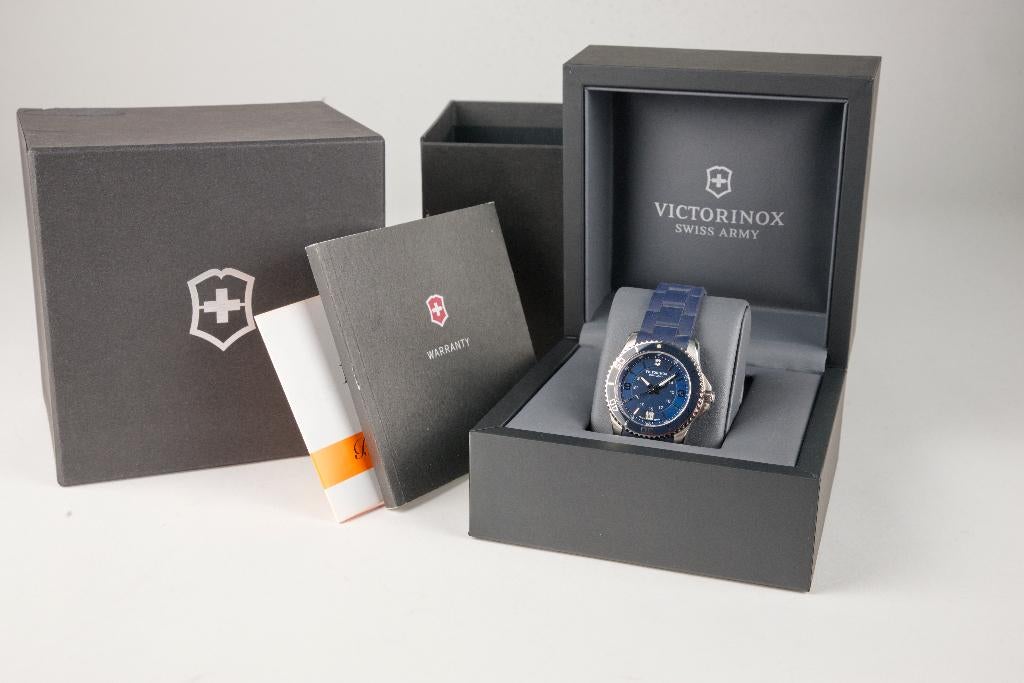 Victorinox Swiss Army Maverick Blauw, Sieraden, Tassen en Uiterlijk, Horloges | Heren, Nieuw, Polshorloge, Overige merken, Staal