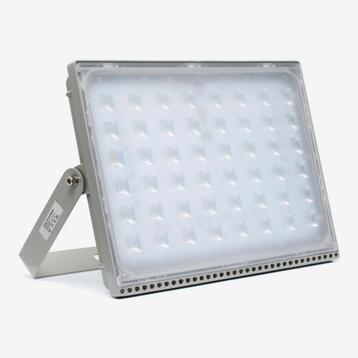 Ledlamp voor bouw/paardenbak of hondenschool prijs incl btw  beschikbaar voor biedingen