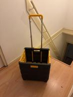 Handige grijs/geel inklapbare krat met wieltjes en trekstang, Gebruikt, Opvouwbaar, Minder dan 35 cm, Minder dan 50 cm