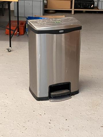Rubbermaid step-on slim rvs jim 50ltr beschikbaar voor biedingen