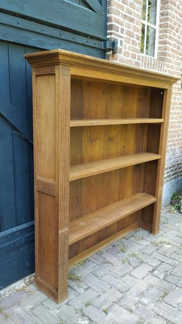 antieke kast 18e eeuw eikenhout - ideaal als hal-/boekenkast beschikbaar voor biedingen