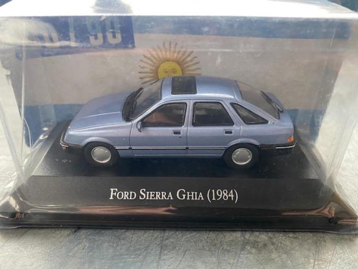 1:43 Ford Sierra Ghia 1984 Blauw met. Hachette M/B, Hobby en Vrije tijd, Modelauto's | 1:43, Nieuw, Auto, Overige merken, Ophalen of Verzenden