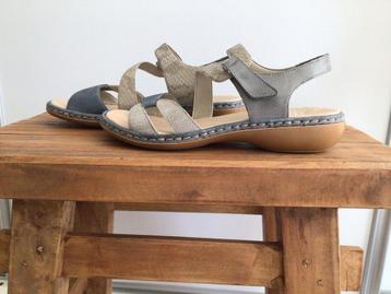 Splinter nieuwe dames sandalen…maat 38…merk Rieker…