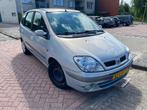 Renault Scénic 1.6 16V 2002 Grijs, 1350 kg, 4 cilinders, 14 km/l, Metallic lak