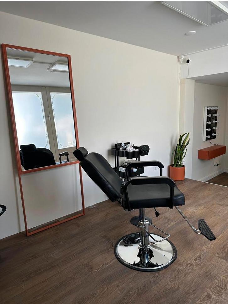 Kappersstoel, Barber chair, Huis en Inrichting, Stoelen, Ophalen of Verzenden