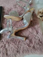 Zilveren Hakken met Glitter Strik - Feestelijk!, Pumps, Ophalen of Verzenden, Zo goed als nieuw, Grijs