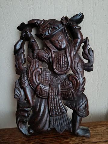 Thais houtsnijwerk beschikbaar voor biedingen