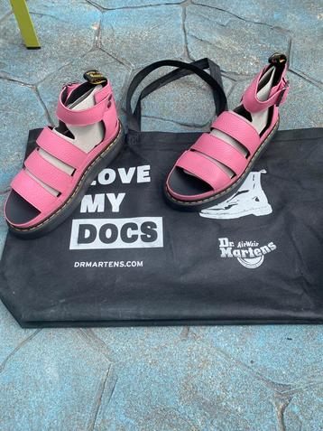 Doc Martens sandalen Aunt Sally maat 43 beschikbaar voor biedingen