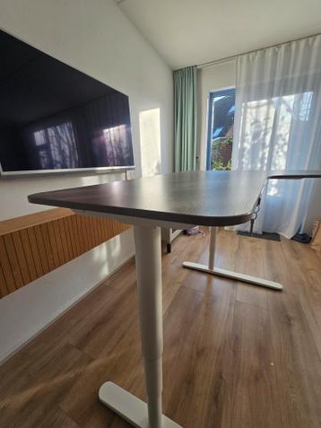 IKEA Bekant Elektrisch Zit-Sta Bureau 160x110 grijseiken - afbeelding 5
