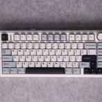 Aula F75, Ophalen of Verzenden, Zo goed als nieuw