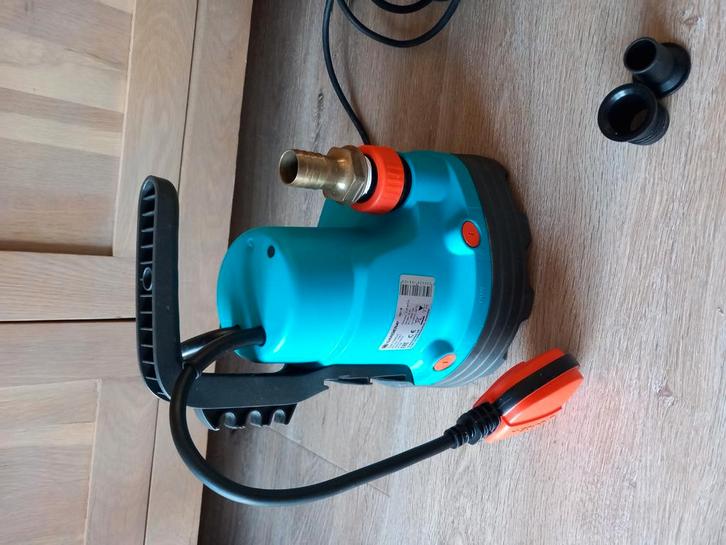 Gardena dompelpomp voor tuin of zwembad, Tuin en Terras, Waterpompen, Zo goed als nieuw, Elektrisch, Dompelpomp, Ophalen