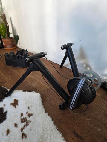 Saris M2 smart trainer beschikbaar voor biedingen