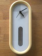 wandklok met bewegende op art slinger, Ophalen, Zo goed als nieuw, Analoog, Wandklok