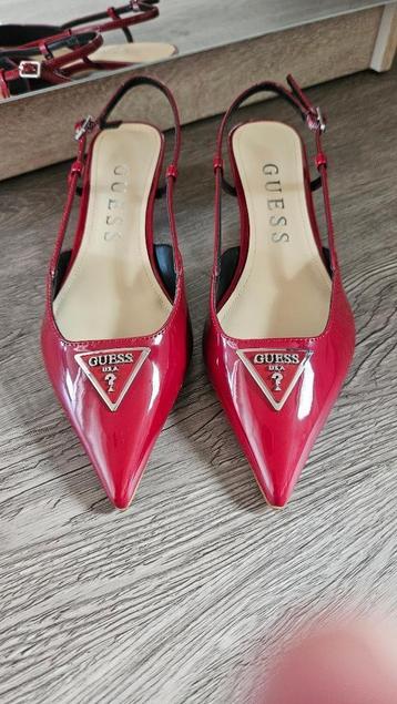 Rode Guess pumps mt38 beschikbaar voor biedingen