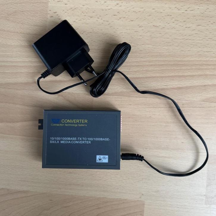 CVT 3002 DR | Glasvezel Mediaconverter SC-UPC naar RJ45, Computers en Software, Routers en Modems, Zo goed als nieuw, Ophalen of Verzenden