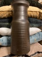 Aardewerk vaas donkerbruin, Antiek en Kunst, Antiek | Keramiek en Aardewerk, Ophalen of Verzenden