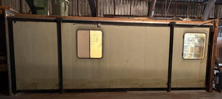 Intensief gebruikte (bouw) keet. Gratis., Doe-het-zelf en Verbouw, Overige Doe-het-zelf en Verbouw, Gebruikt, Ophalen