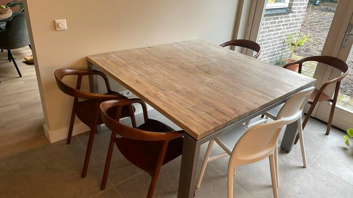 Eettafel 140x140 TEAB, Huis en Inrichting, Tafels | Eettafels, Zo goed als nieuw, 50 tot 100 cm, Rechthoekig, Ophalen