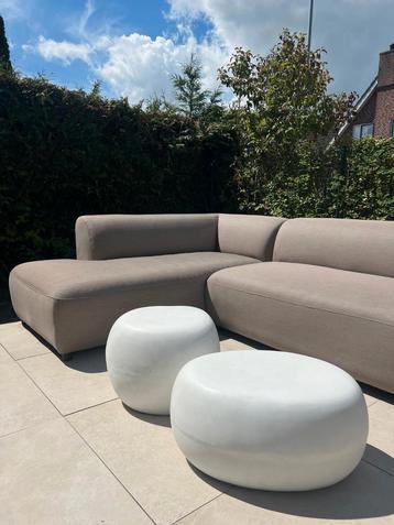Vtwonen Pebble salontafel wit beton beschikbaar voor biedingen