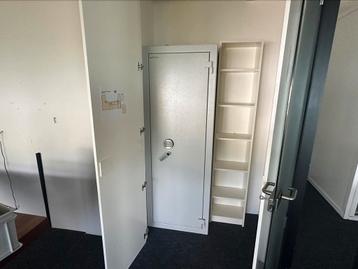 Kluis 180cm  beschikbaar voor biedingen