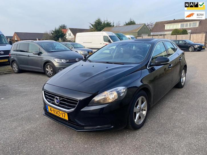Volvo V40 1.6 D2 Momentum, Auto's, Volvo, Te koop, V40, ABS, Airbags, Airconditioning, Boordcomputer, Centrale vergrendeling, Climate control