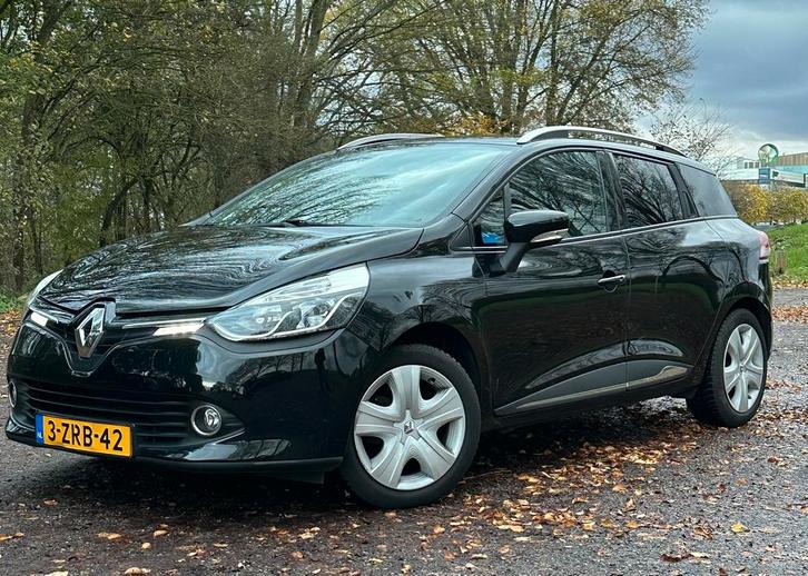 Renault Clio 1.5 DCI 66KW Estate 2015 Zwart NIEUWE APK, Auto's, Renault, Particulier, Clio, ABS, Airbags, Airconditioning, Bluetooth