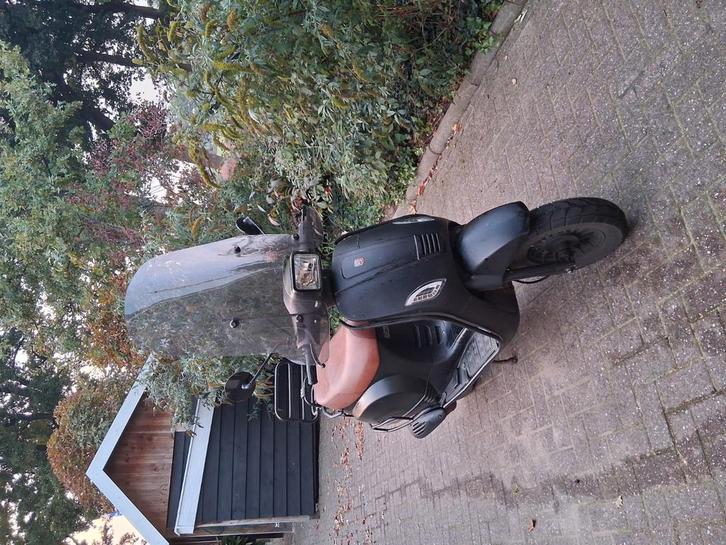 la souris  sourini rs 49 cc, Fietsen en Brommers, Snorfietsen en Snorscooters, Gebruikt, Overige merken, Benzine, Ophalen of Verzenden