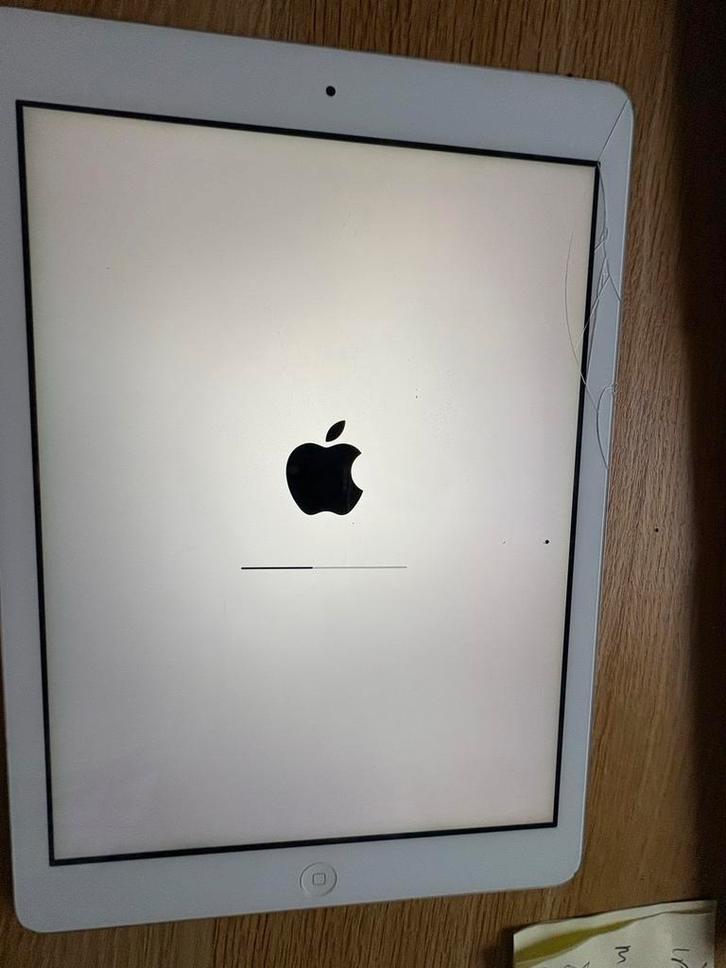 iPad Air 9,7", 16GB - grijs , glasbreuk in scherm, Computers en Software, Apple iPads, Gebruikt, Apple iPad Air, Wi-Fi, 10 inch