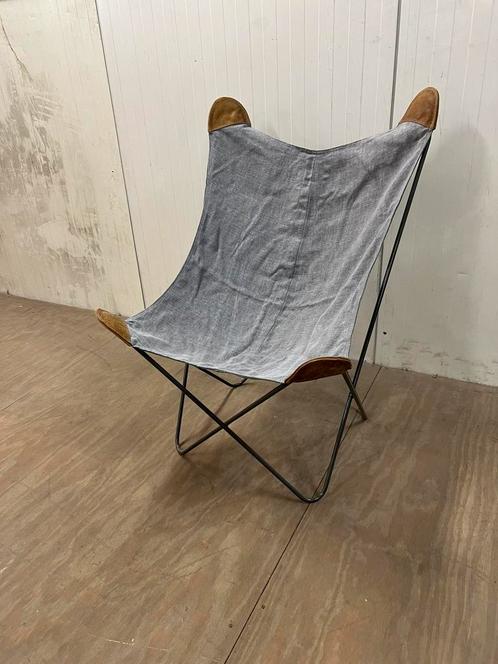 Vlinderstoel relax stoel grijs of blauw leuk voor buiten., Antiek en Kunst, Antiek | Meubels | Stoelen en Banken, Ophalen
