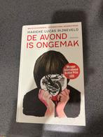 De Avond is Ongemak - Marieke Lucas Rijneveld, Boeken, Ophalen of Verzenden, Zo goed als nieuw, Nederland