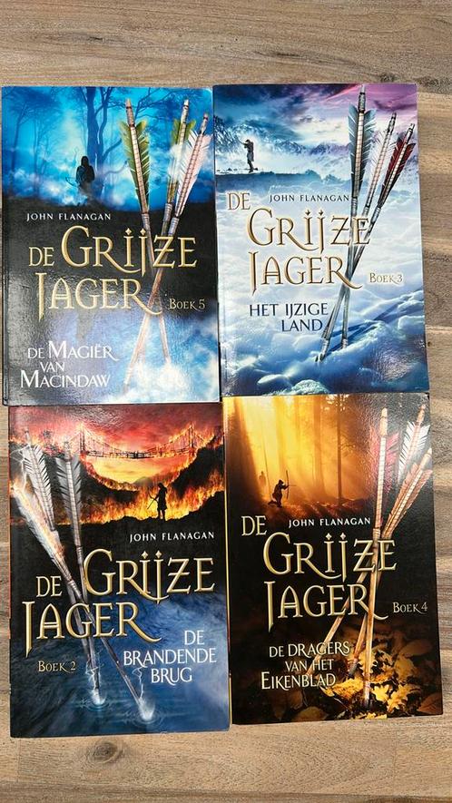 John Flanagan - De grijze jager deel 2,3,4 en 5, Boeken, Kinderboeken | Jeugd | 10 tot 12 jaar, Zo goed als nieuw, Ophalen of Verzenden