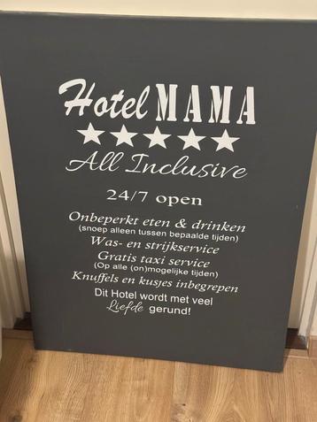 Landelijk Canvas Schilderij - Grijs met Witte Tekst beschikbaar voor biedingen