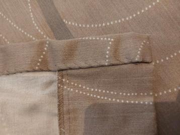 Twee stuks lange bruin met beige gordijnen  beschikbaar voor biedingen