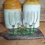 15 vintage champagne glazen op groene voet Luminarc France, Verzamelen, Glas en Borrelglaasjes, Ophalen of Verzenden, Zo goed als nieuw