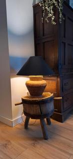 Oude broccante antieke hakblok, Ophalen