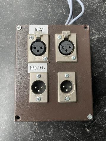 Breakout box met CANNON 2 x male en 2 x female XLR beschikbaar voor biedingen