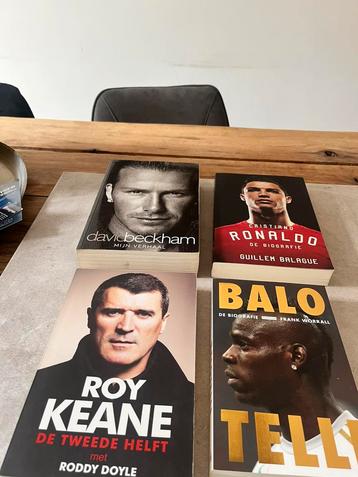 Partij van 7 sport boeken beschikbaar voor biedingen