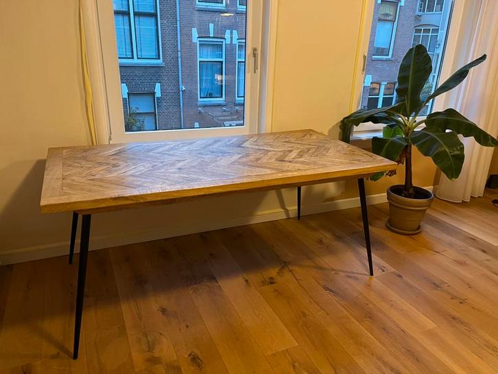 Stijvolle, Houten tafel, Huis en Inrichting, Tafels | Eettafels, Zo goed als nieuw, 50 tot 100 cm, 150 tot 200 cm, Vijf personen of meer