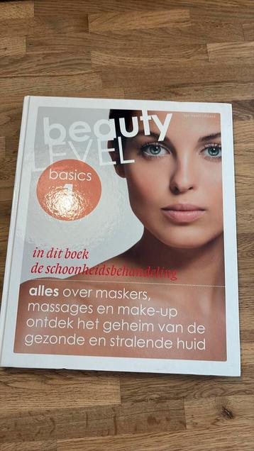 1 De schoonheidsbehandeling beschikbaar voor biedingen