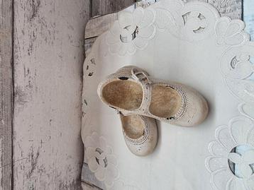Leuke kinderschoentjes eef en clayre  beschikbaar voor biedingen