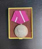 DDR medaille - trouwe dienst, Verzamelen, Ophalen of Verzenden, Overige soorten, Duitsland, Lintje, Medaille of Wings