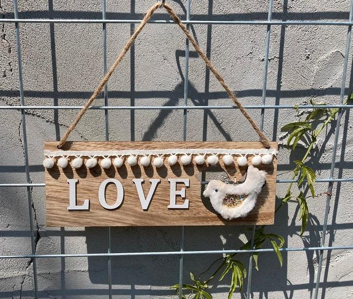 HOUT DECO HANGER NR 141 met LOVE EN VOGEL NIEUW, Antiek en Kunst, Curiosa en Brocante, Ophalen of Verzenden